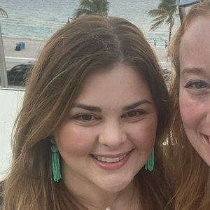 Meet your Posher, Courtney